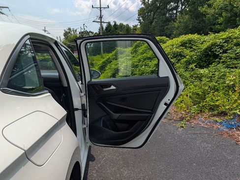 Used 2019 Volkswagen Jetta SEL Premium FWD image 12