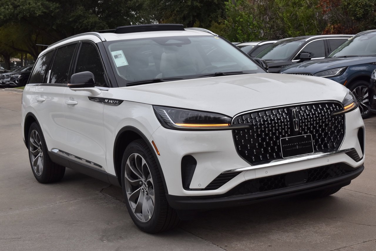 New 2027 Lincoln Aviator Reserve RWD image 3