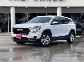 Used 2024 GMC Terrain SLE video 1