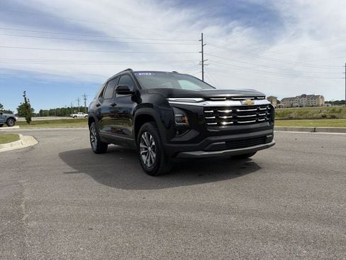 Used 2025 Chevrolet Equinox LT w/ Convenience Package II FWD image 7