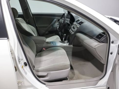 Used 2011 Toyota Camry LE w/ Fleet Convenience Pkg FWD image 21
