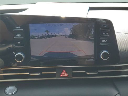 Certified 2021 Hyundai Elantra SEL w/ Convenience + Premium Package FWD image 18
