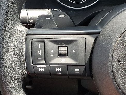 Used 2024 Nissan Rogue SV AWD/4WD image 20