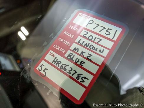 Used 2017 Lincoln MKZ Premiere image 25