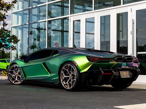 Used 2024 Lamborghini Revuelto AWD/4WD image 11