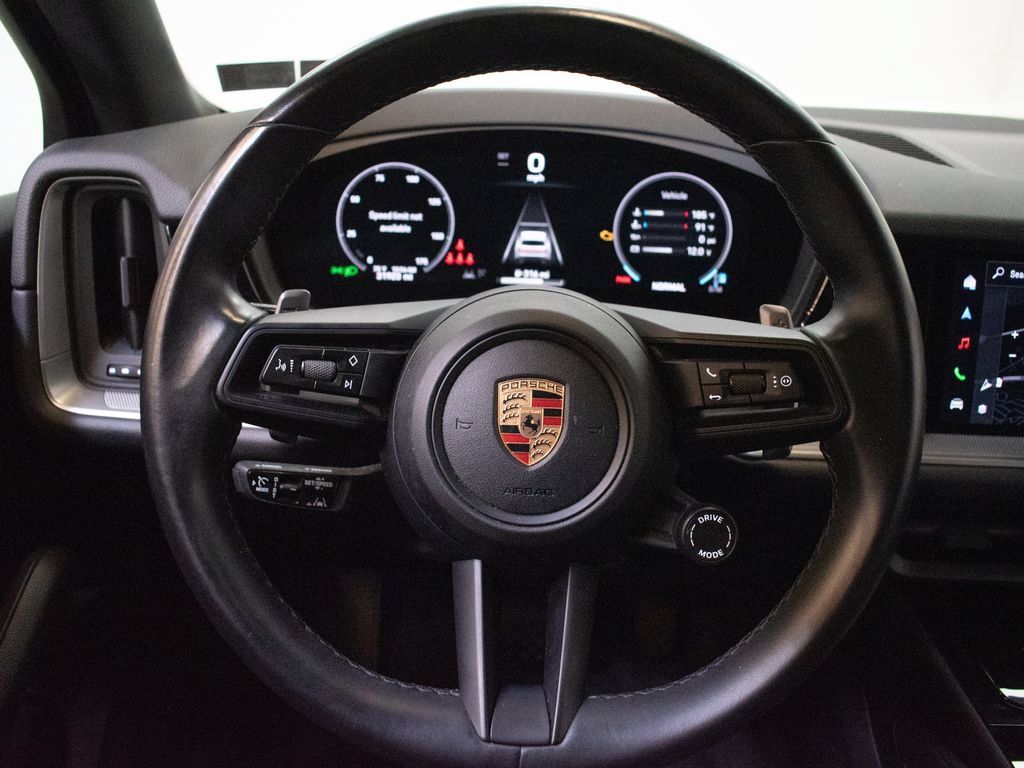 Certified 2024 Porsche Cayenne AWD/4WD image 24