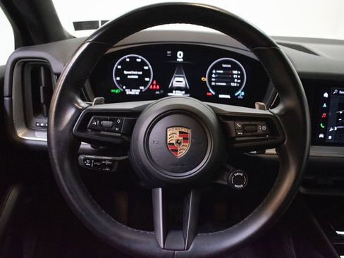 Certified 2024 Porsche Cayenne AWD/4WD image 24