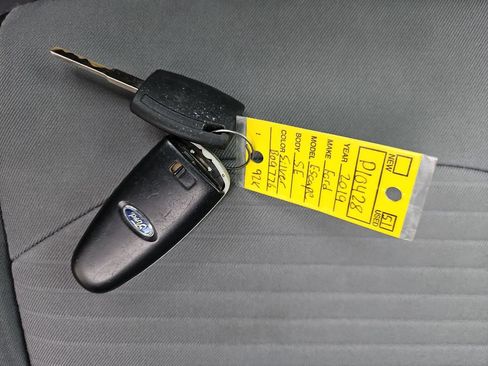Used 2019 Ford Escape SE AWD/4WD image 28