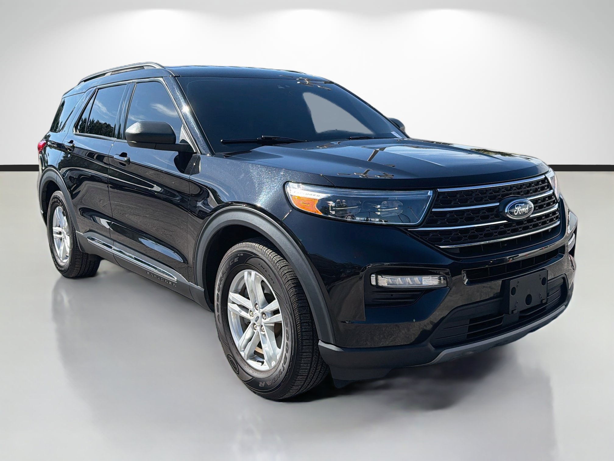 Used 2023 Ford Explorer XLT w/ Equipment Group 202A RWD image 7