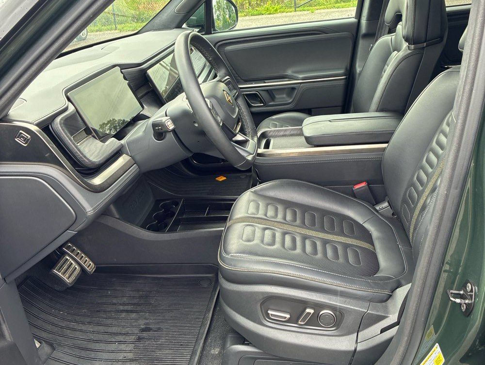 Used 2024 Rivian R1S Adventure Dual AWD/4WD image 5