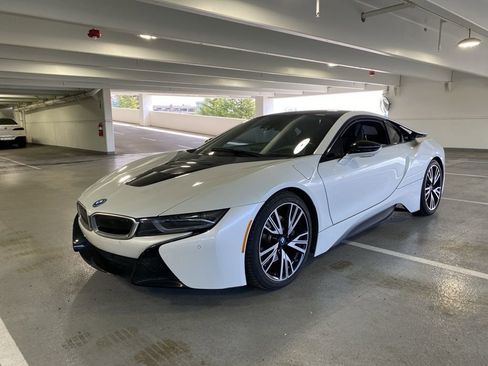 Used 2019 BMW i8 Coupe image 1