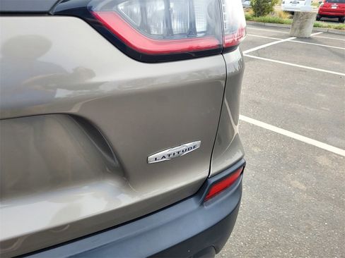 Used 2019 Jeep Cherokee Latitude w/ Popular Appearance Group image 6