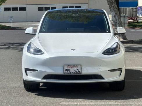Used 2025 Tesla Model Y Long Range image 9