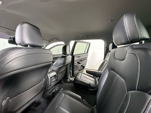 Used 2021 Jeep Grand Cherokee L Limited AWD/4WD image 13