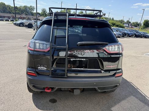 Used 2020 Jeep Cherokee Trailhawk AWD/4WD image 8
