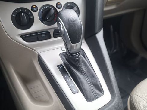 Used 2014 Ford Focus SE FWD image 18
