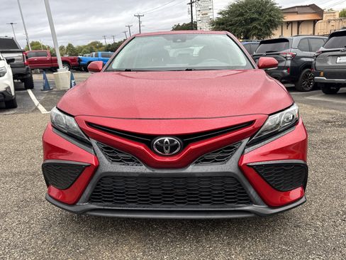 Used 2021 Toyota Camry SE w/ Convenience Package image 8