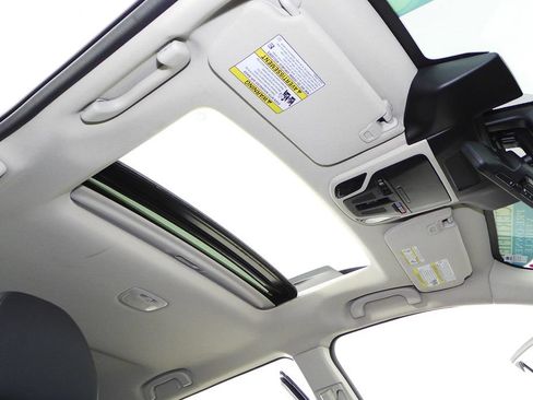 Certified 2023 Subaru Outback Touring AWD/4WD image 18