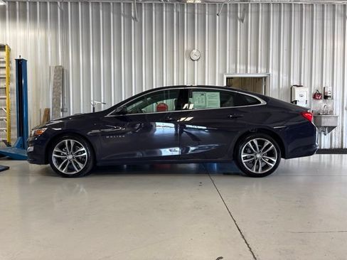 Used 2025 Chevrolet Malibu LT FWD image 2