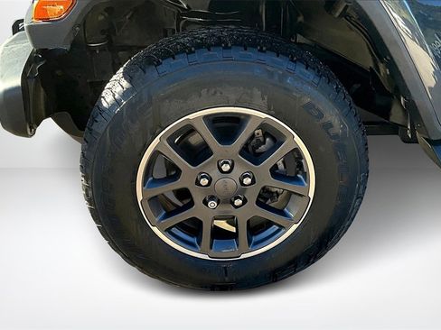 Used 2020 Jeep Gladiator Overland w/ LED Lighting Group image 29