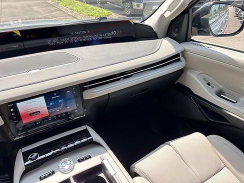 New 2026 Lincoln Navigator Reserve AWD/4WD image 14