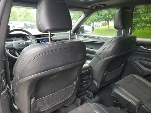 Used 2023 Jeep Grand Cherokee L Laredo AWD/4WD image 30