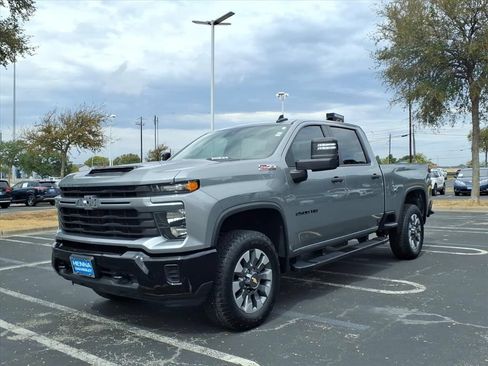 Used 2024 Chevrolet Silverado 2500 Custom w/ Custom Value Package AWD/4WD image 11