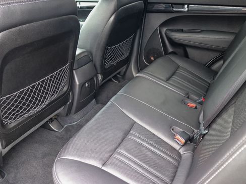 Used 2012 Kia Sorento SX FWD image 17