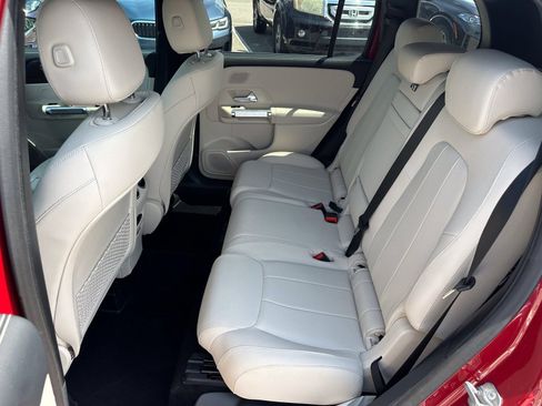 Used 2024 Mercedes-Benz GLB 250 image 19