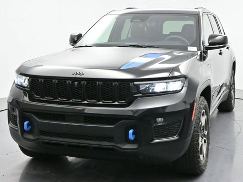 Used 2022 Jeep Grand Cherokee Trailhawk w/ Luxury Tech Group III AWD/4WD image 3