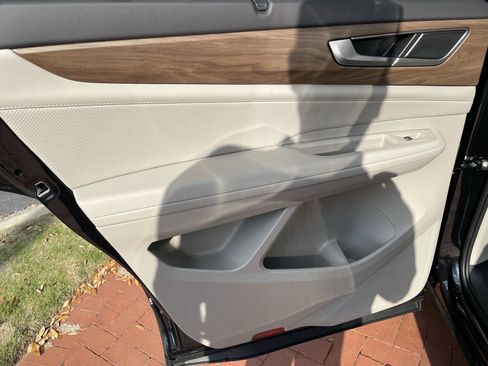 New 2026 Volkswagen Atlas SE FWD image 11