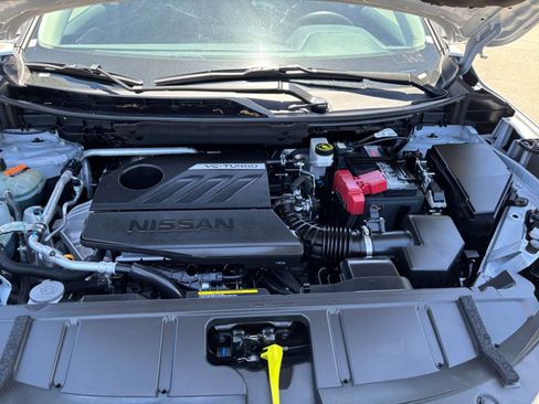 Used 2025 Nissan Rogue SV FWD image 34