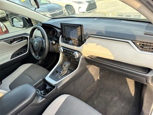 Used 2020 Toyota RAV4 XLE image 12