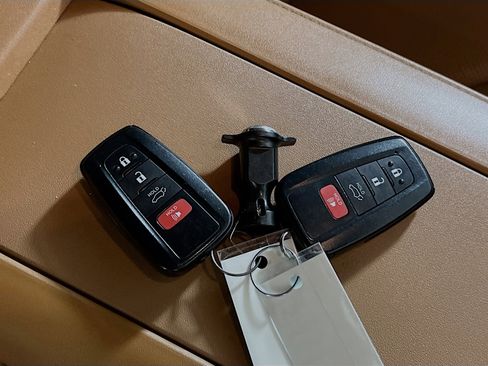 Used 2022 Toyota Highlander Platinum image 36