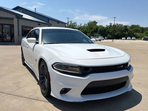 Used 2019 Dodge Charger Scat Pack RWD image 30