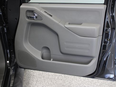 Used 2021 Nissan Frontier SV w/ Midnight Edition Floor Mats RWD image 32