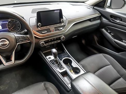 Used 2023 Nissan Altima 2.5 SV image 13