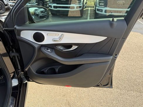 Used 2022 Mercedes-Benz GLC 300 4MATIC image 17