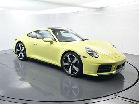 Used 2025 Porsche 911 Carrera image 17