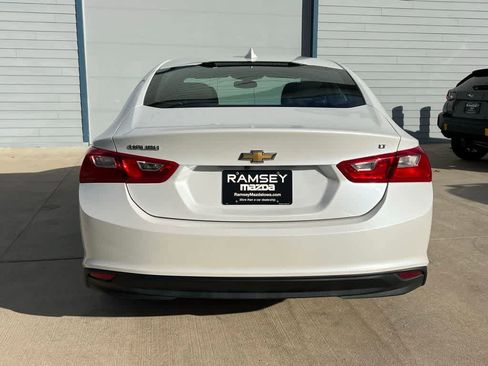 Used 2017 Chevrolet Malibu LT image 5