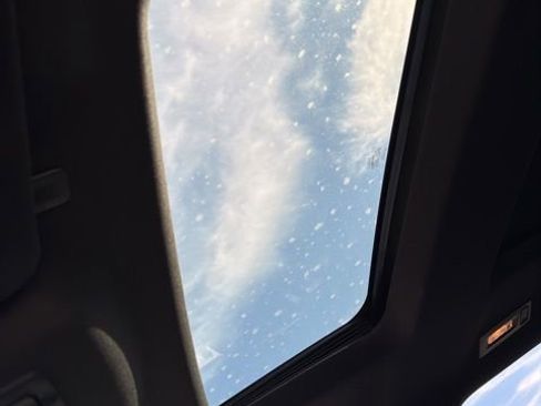 Used 2017 Ford Explorer Platinum image 22