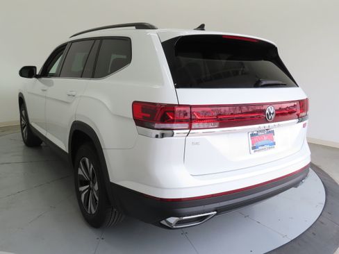 New 2026 Volkswagen Atlas SE FWD image 7
