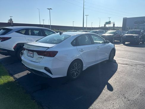 Used 2023 Kia Forte GT-Line w/ GT-Line Premium Package FWD image 2