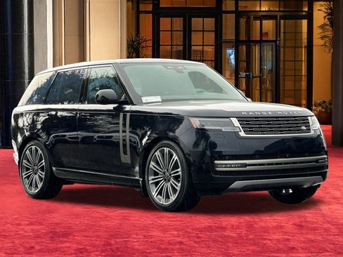 New 2025 Land Rover Range Rover SE image 8