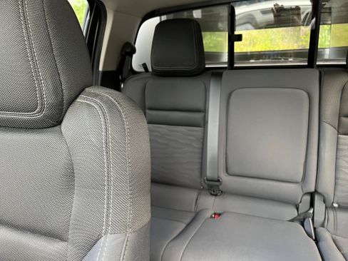 Used 2022 Nissan Frontier SV AWD/4WD image 25