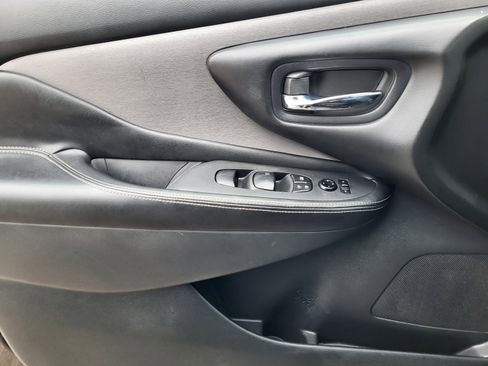 Used 2020 Nissan Murano SV image 14