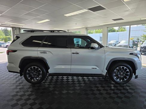 Certified 2025 Toyota Sequoia Limited AWD/4WD image 2