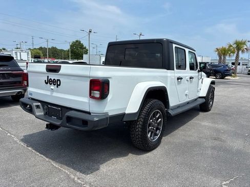Used 2021 Jeep Gladiator Overland w/ Trailer Tow Package AWD/4WD image 3