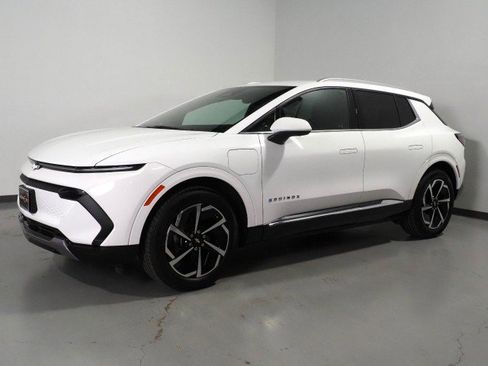 Used 2024 Chevrolet Equinox EV LT image 9