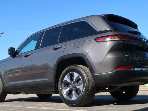 Used 2024 Jeep Grand Cherokee Limited 4xe image 14